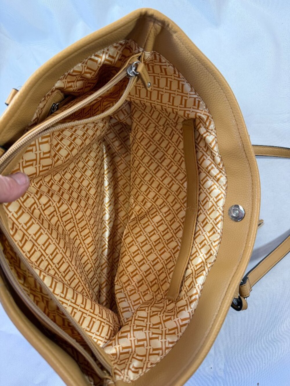 Tignanello Genuine Leather French Shopper Tote W/ Tassle, Colorblock, Like New! - Picture 10 of 16